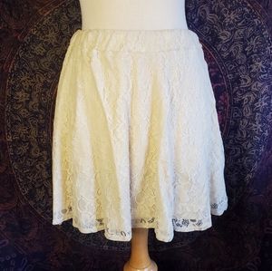Alloy Apparel Ivory Cream Lace Overlay Mini Skirt Juniors Size Large
